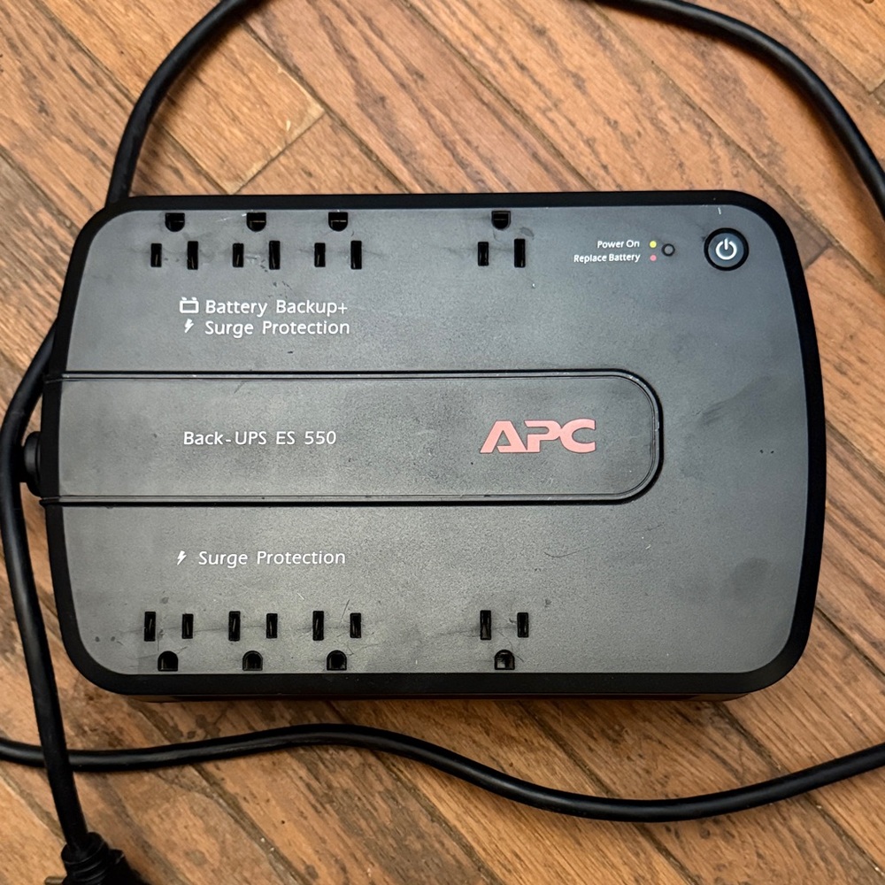APC Back-Ups ES550 BE550G Battery Backup, Surge Protector